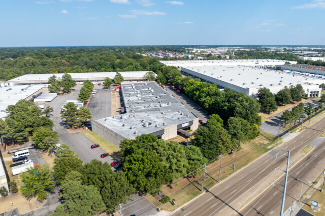 Memphis School of Excellence has ample parking available.