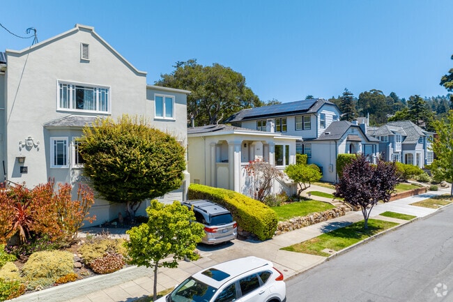 Thousand Oaks streets are mostly residential.