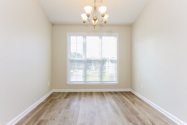 2376 Carousel Park Dr, Morrow, GA 30260 - photo 5