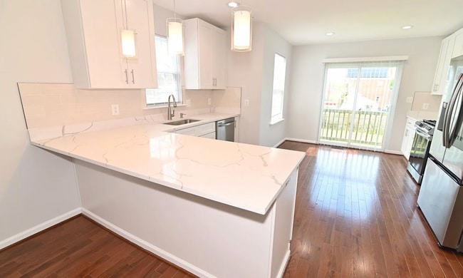 5012 Silver Hill Rd, Suitland, MD 20746 - photo 3