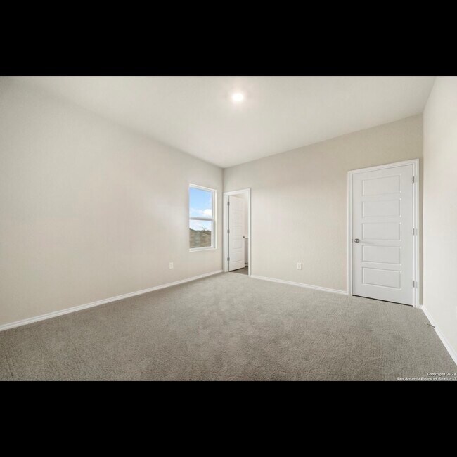 2142 Collins Aly, Converse, TX 78109 - photo 7