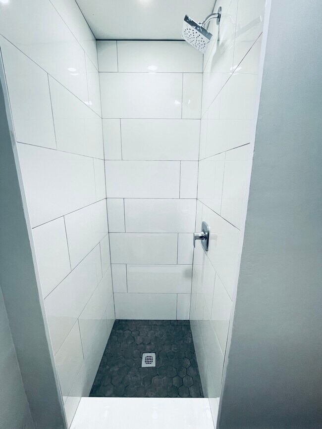 5 Spring Garden St, Boston, MA 02125