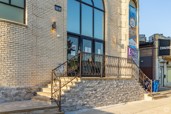 Midrash Lman Achai offers a private Jewish education to students throughout Queens, NY.