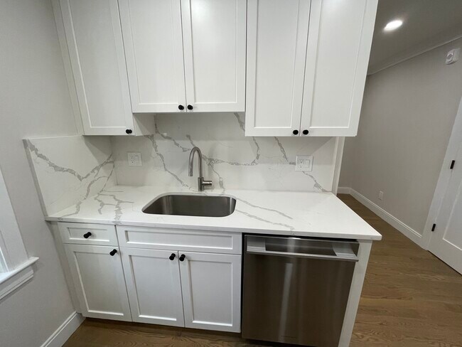 63 Hurley St unit 1, Cambridge, MA 02141 - photo 5