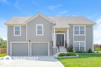 1404 Silhouette Dr, Kearney, MO 64060