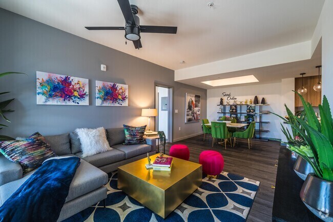 2 BR, 2 BA - 1,196SF