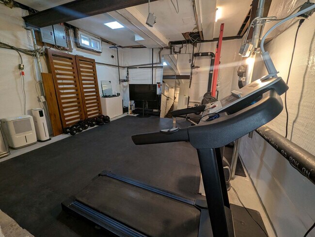 39-39 55th St unit ID1355610P, Queens, NY 11377 - photo 5