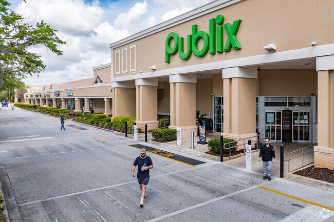 Publix in the North Gate Square shopping center is just around the corner from Calusa.