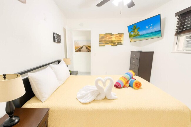 324 Van Buren St unit FL1-ID1358004P, Hollywood, FL 33019 - photo 3