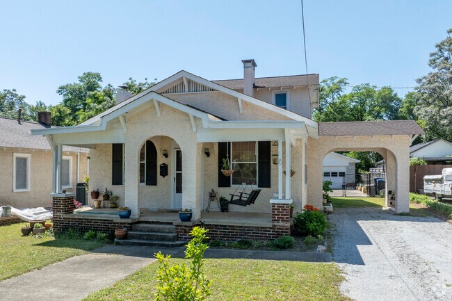 Highland Park has a number Arts & Crafts-style bungalows.
