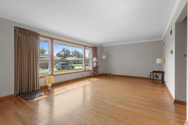 5408 Harvard Terrace, Skokie, IL 60077 - photo 3