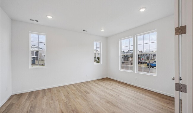 4325 Elkwood Ct, Johnstown, CO 80534 - photo 2