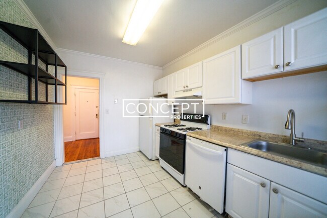 58 Selkirk Rd unit 4, Brighton, MA 02135 - photo 6