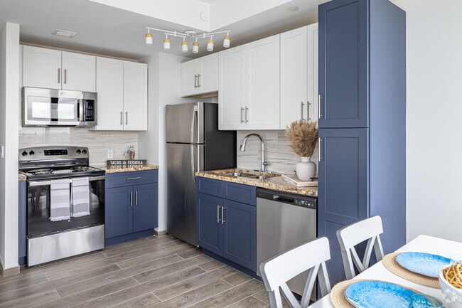 Hoyt Tower, Newark, NJ 07103 - photo 5