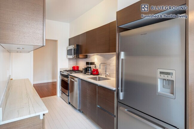400 E 58th St unit FL15-ID243, New York, NY 10022 - photo 7