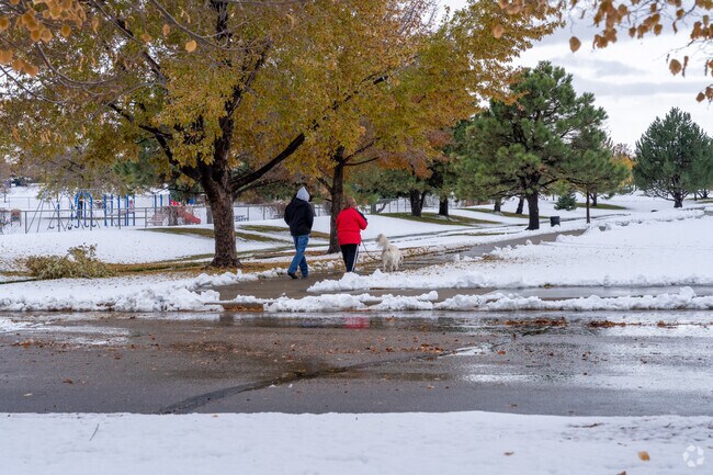 Monfort park features well-maintained trails, ideal for walking or enjoying nature.