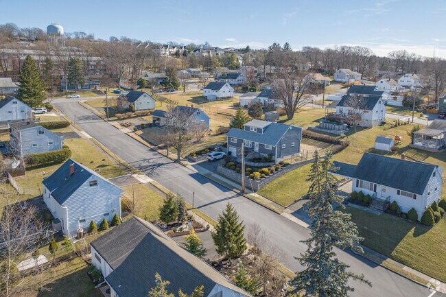 Community life thrives in Woodland Park neighborhood.