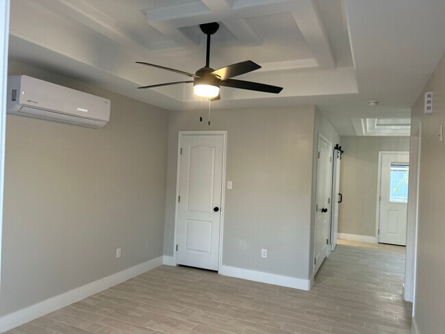 229 Dub Dr unit 2, Eagle Pass, TX 78852 - photo 4