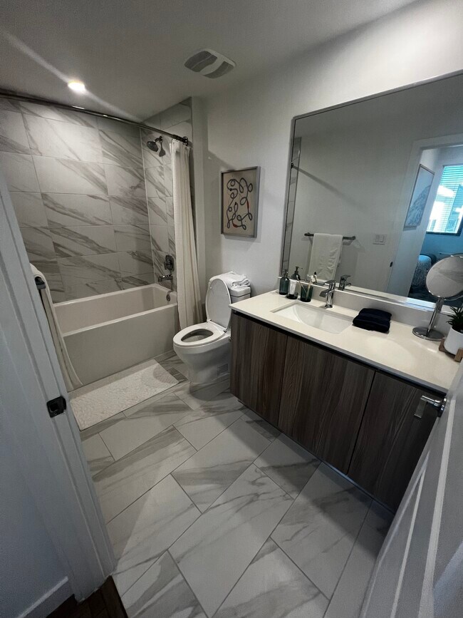 670 W 74th Place unit B1, Hialeah, FL 33014 - photo 5