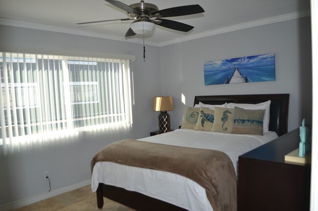 676 Seacoast Dr unit Ocean View - Furnish, Imperial Beach, CA 91932 - photo 4