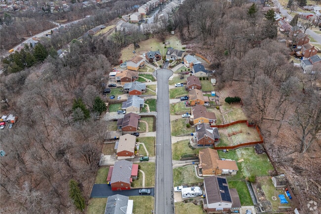 Baldwin Township homes sit on well maintained lots with front and back yards.