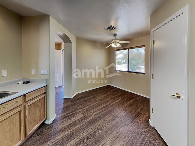 5556 S Desert Redbud Dr, Tucson, AZ 85757 - photo 4