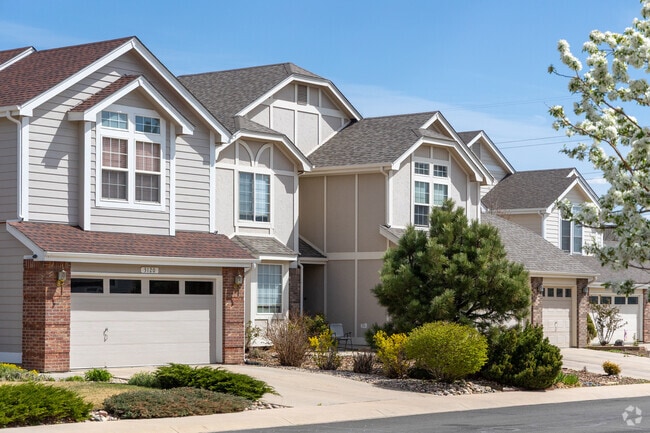 The Ponds at Overland street are lines with modern traditional and craftsman styled homes.