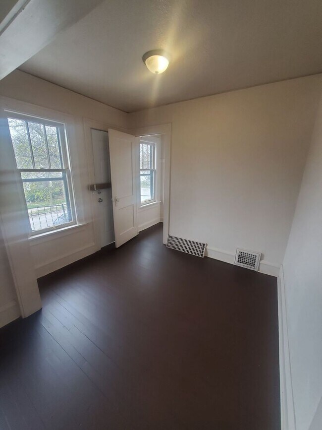3736-3738-3738 N 17th St Unit 3738 (Upper), Milwaukee, WI 53206
