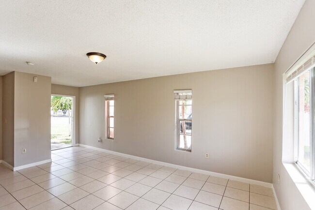 16960 SW 104th Ave, Miami, FL 33157 - photo 3