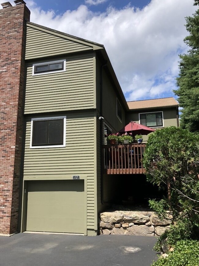12 E Bluff Rd, Ashland, MA 01721