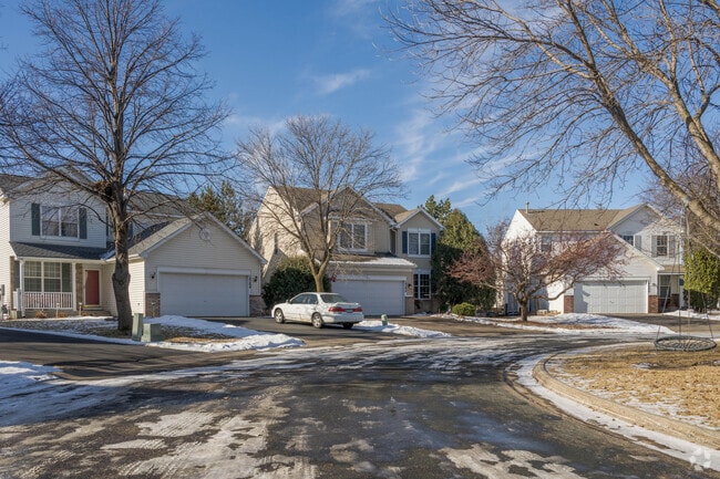 A group of homes in the Cedar Isle neighborhood.