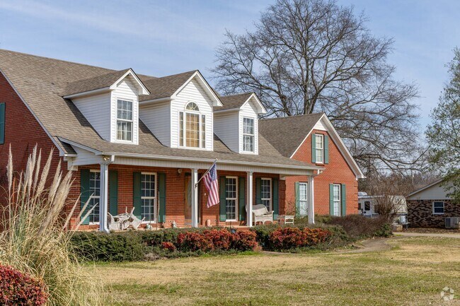 Muscle Shoals homes vary in style from Cape Cod homes to colonial style.
