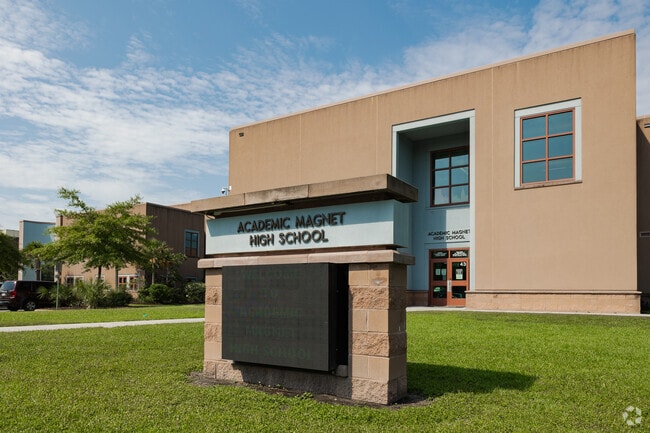 Academic Magnet High School is a public high school in North Charleston.