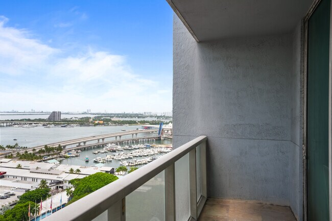 Vizcayne unit 2306, Miami, FL 33132 - photo 2