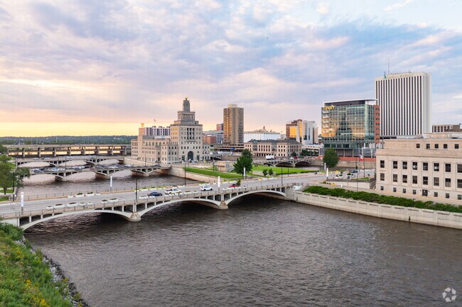 Downtown Cedar Rapids is a popular location fro Noelridge Park residents to go for dinner.