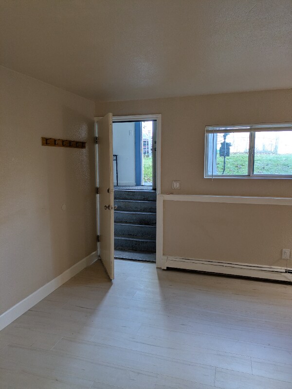 1605 Sanya Cir unit 2, Anchorage, AK 99508 - photo 4