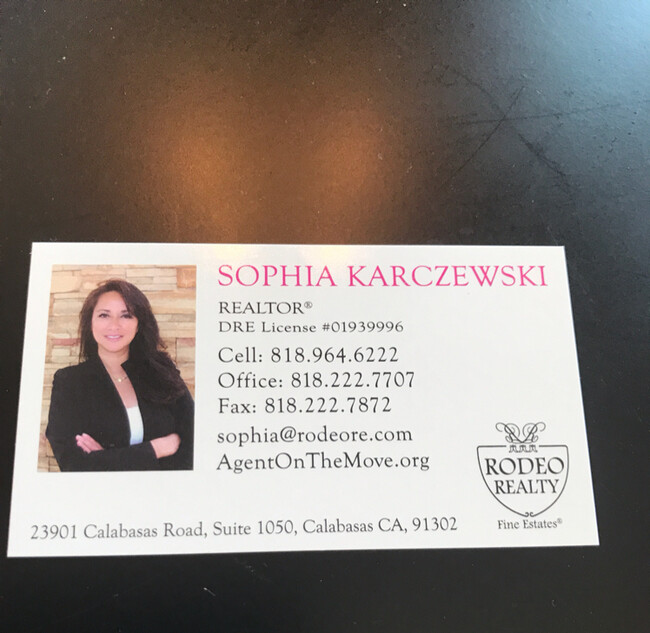 Agent Photo