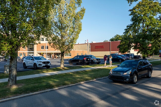 Westmont Hilltop Elementary School is located in highly rated Westmont Hilltop ISD.