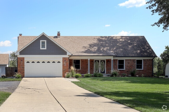 Ranch-style homes with two car garages are often found around the Homecroft neighborhood.