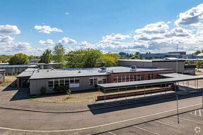 Picking up and dropping off your child is easy at Memorial Middle School in Albany, Oregon.