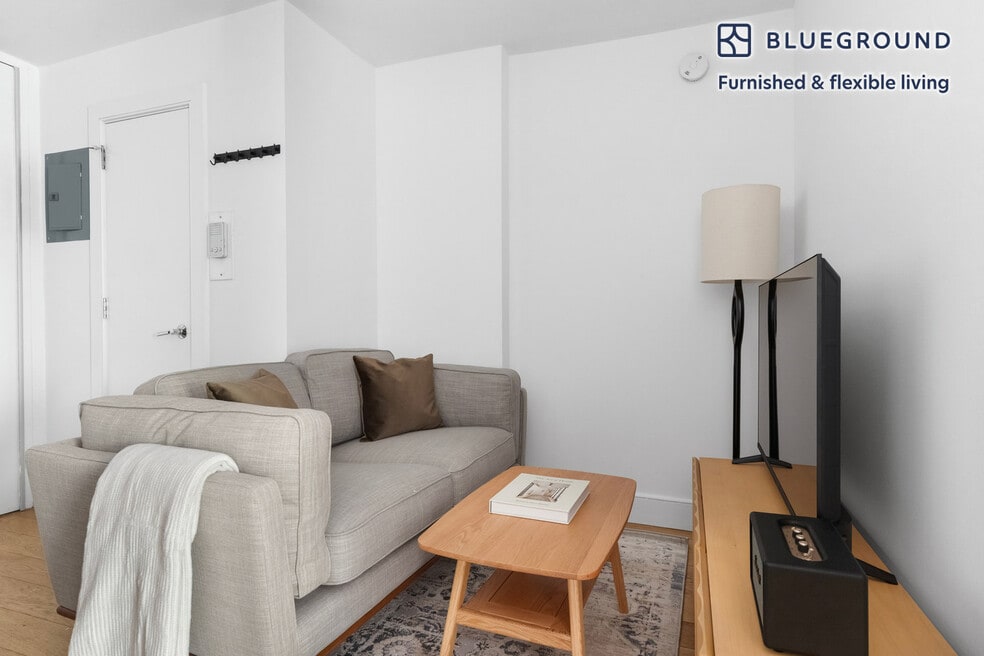 230 E 44th St unit FL4-ID2069, New York, NY 10017 - photo 1