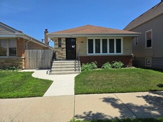 5151 N Meade Ave, Chicago, IL 60630