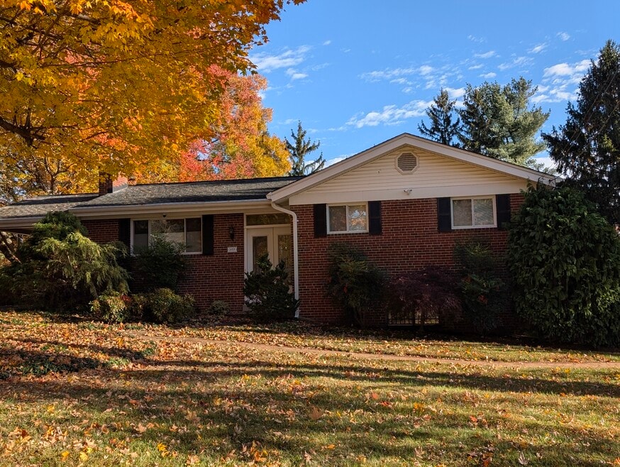 14519 Dowling Dr unit 1, Burtonsville, MD 20866 - photo 1