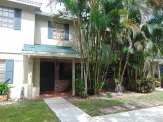 586 Westree Ln, Plantation, FL 33324
