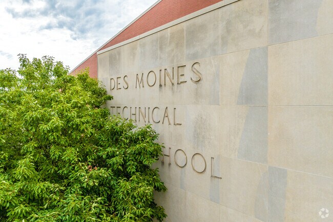 Formerly Des Moines Technical School in Haines Park, Central Campus kept many of the programs.