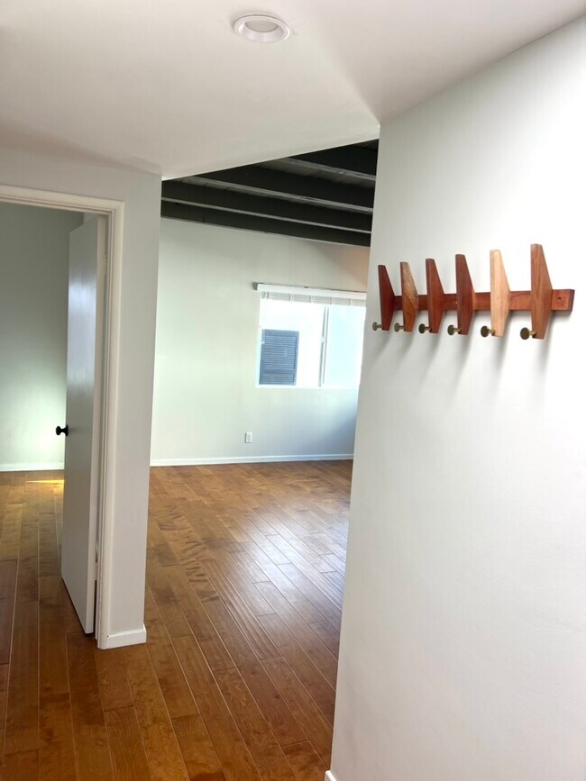 213 16th Place, Manhattan Beach, CA 90266 - photo 2