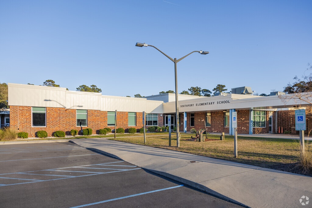 Southport Elementary School is a public school serving students in grades k-5 in Southport.
