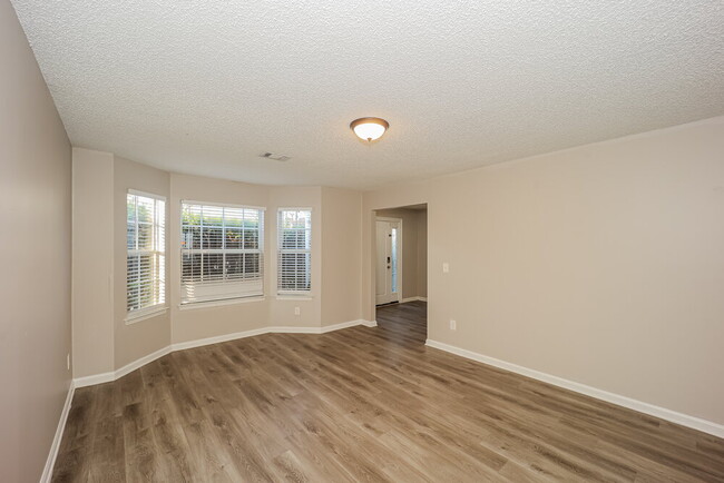 1103 Village Oaks, Jonesboro, GA 30238 - photo 4