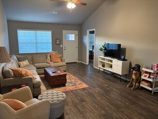 1190 S Gentle Valley Dr, Fayetteville, AR 72704