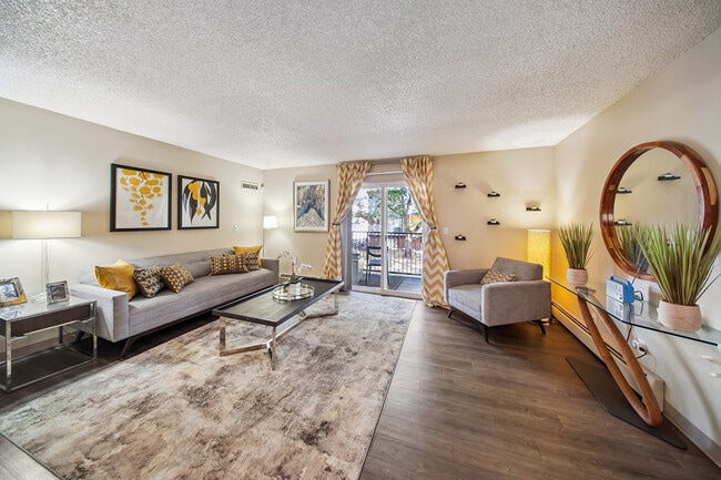 ReNew Pinehurst, Denver, CO 80235 - photo 4